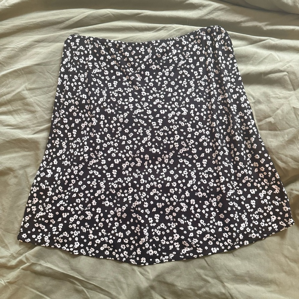 Black Floral Mini Skirt - Picture 4 of 5